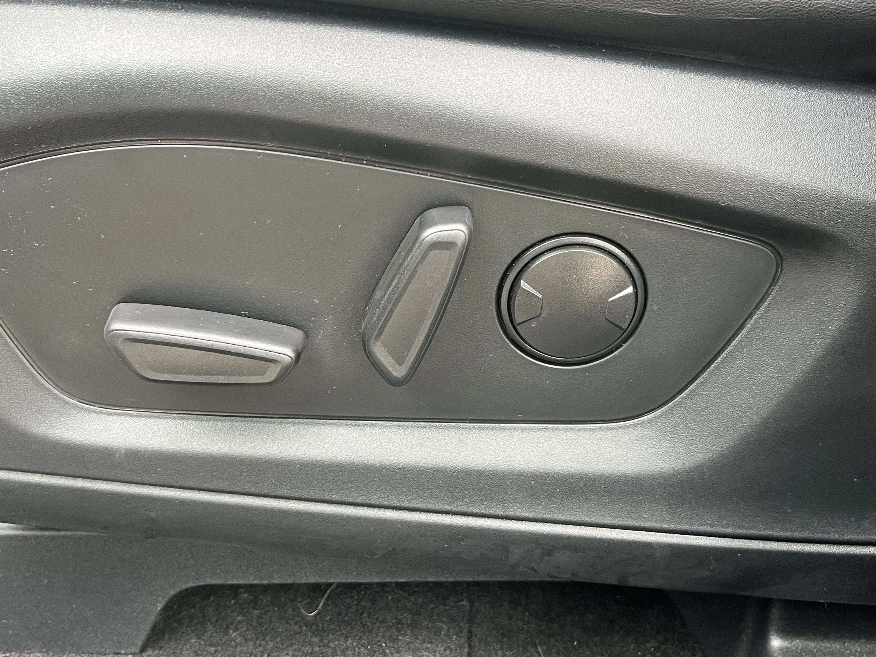 Certified 2023 Ford Explorer XLT w/ Equipment Group 202A image 14