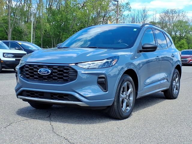 Certified 2024 Ford Escape ST-Line w/ Tech Pack #1 AWD/4WD image 3