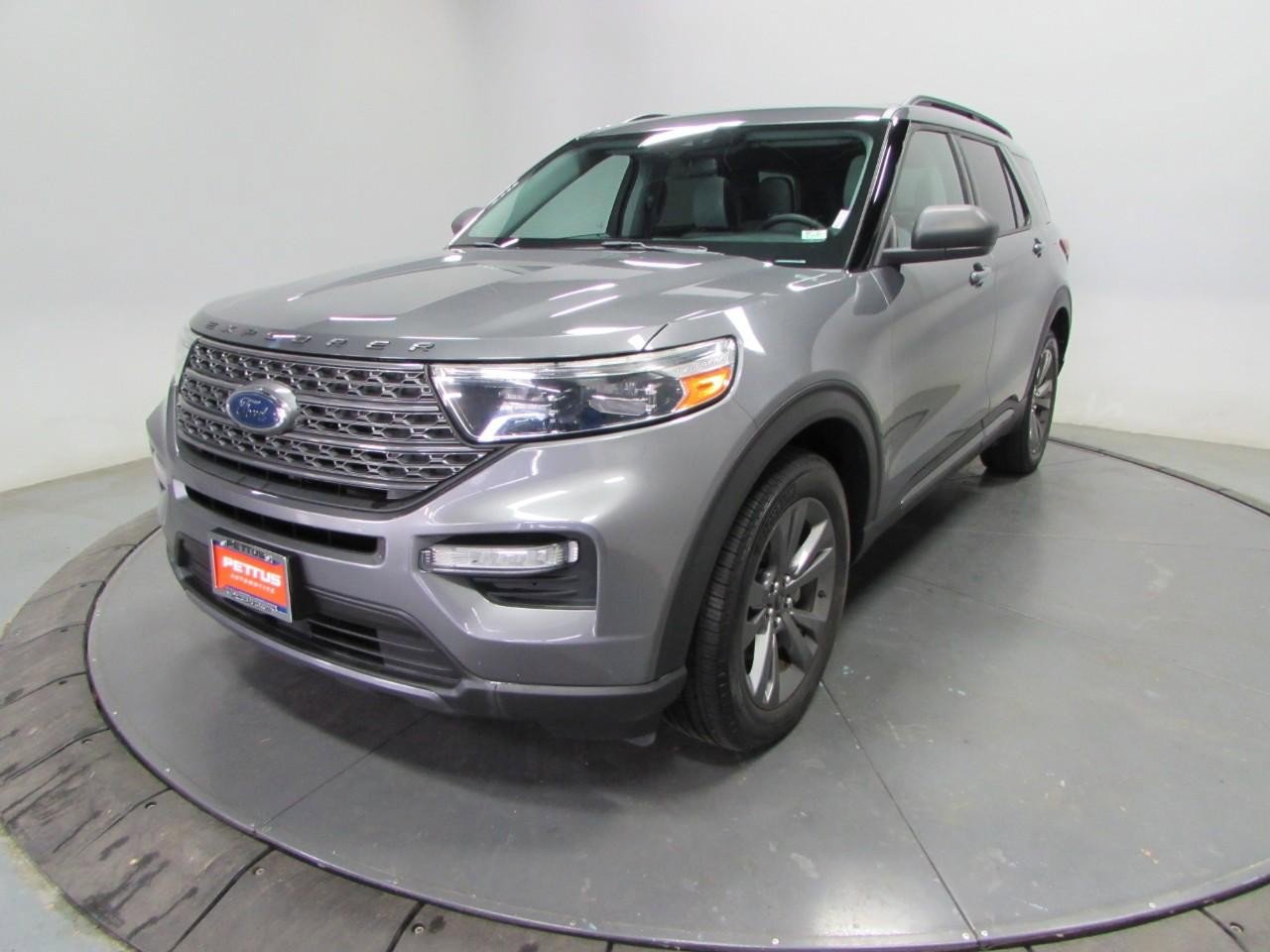 Certified 2021 Ford Explorer XLT w/ Equipment Group 202A AWD/4WD image 3