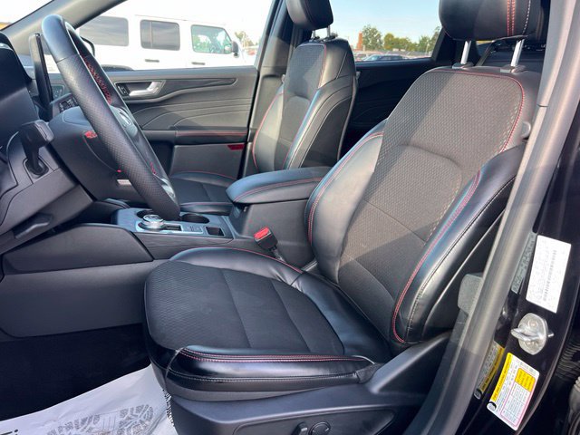Certified 2025 Ford Escape ST-Line w/ Tech Pack #1 AWD/4WD image 19