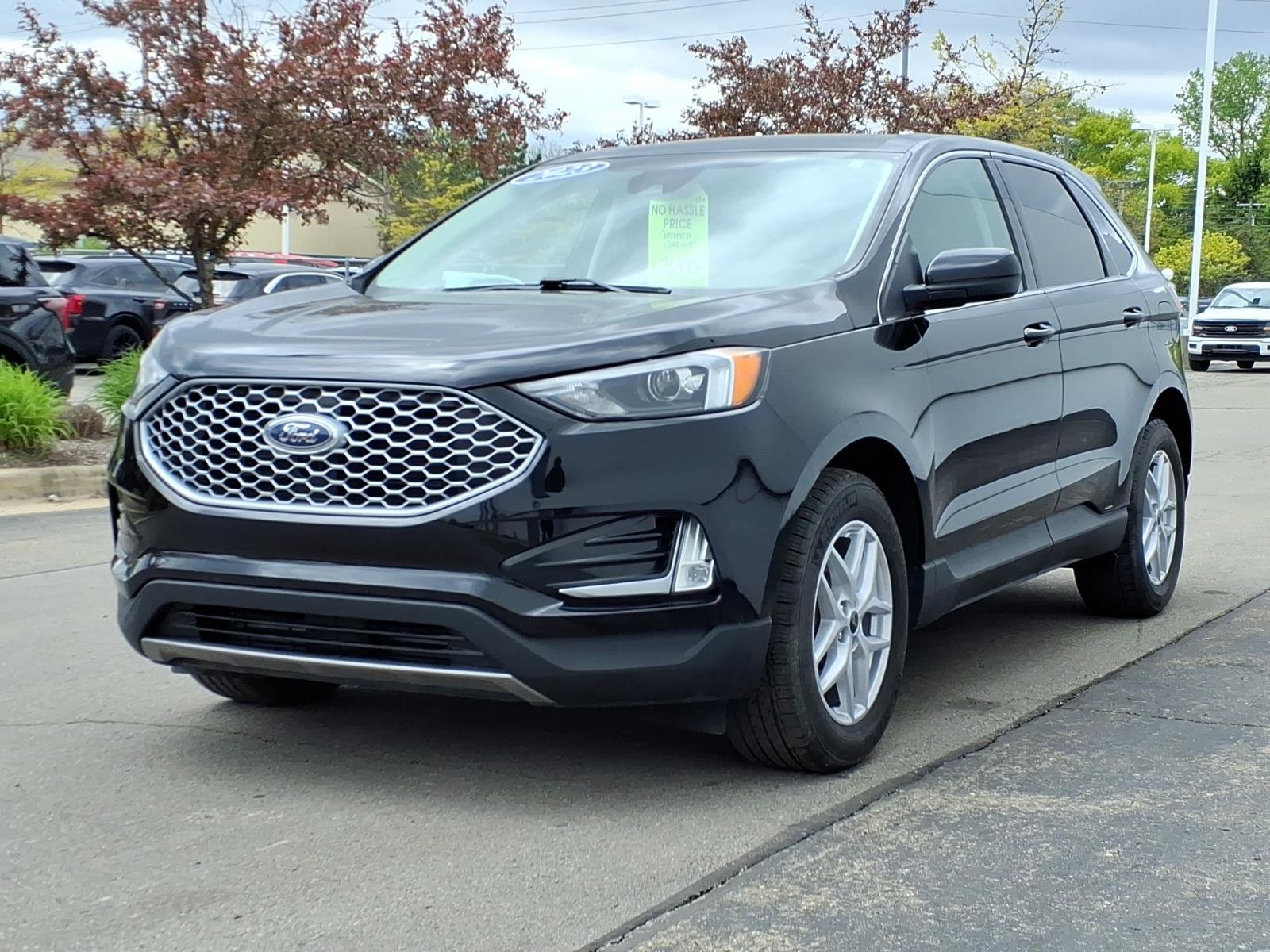 Certified 2023 Ford Edge SEL w/ Convenience Package AWD/4WD image 3