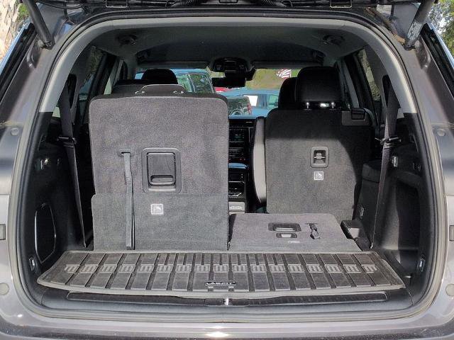 Used 2023 Jeep Grand Cherokee L Limited w/ Luxury Tech Group II image 12