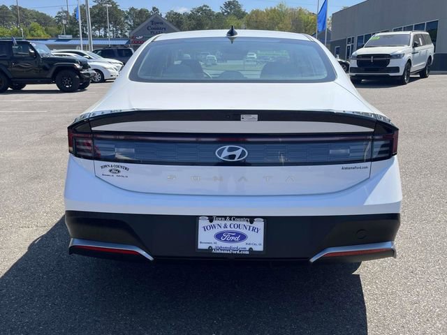 Used 2025 Hyundai Sonata SE FWD image 3