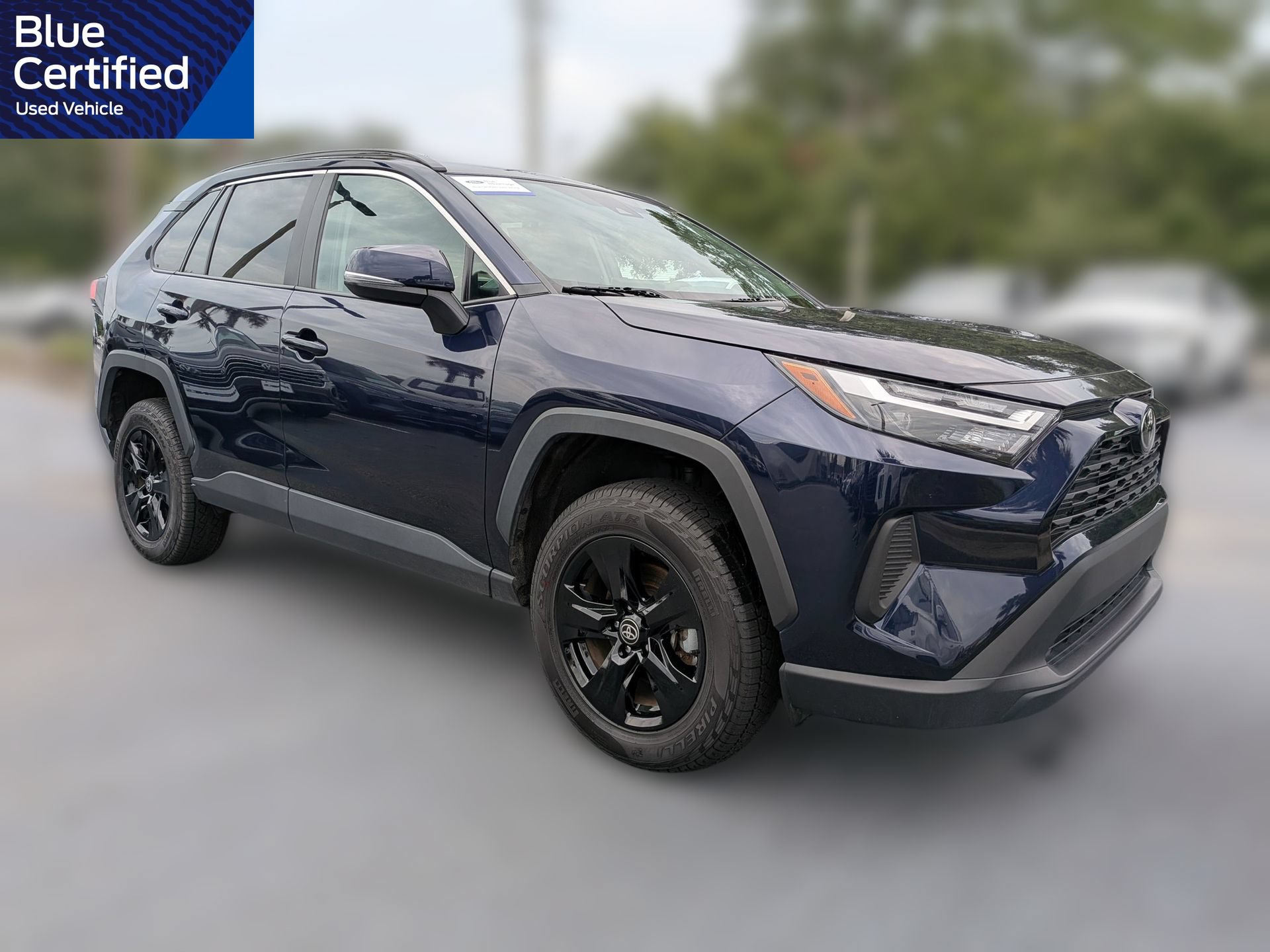 Used 2025 Toyota RAV4 XLE FWD image 2