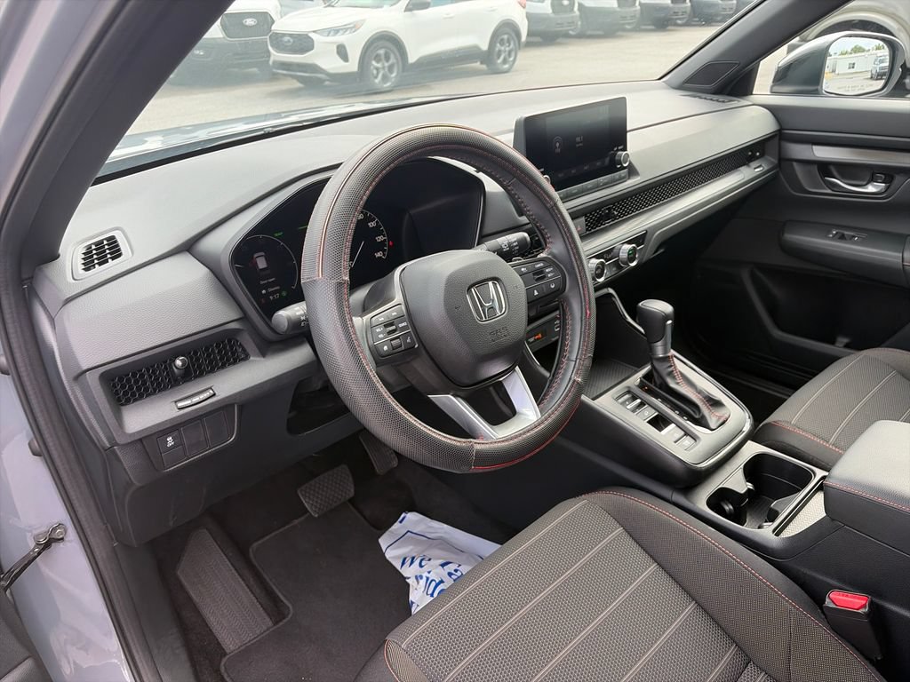 Used 2025 Honda CR-V Sport image 11