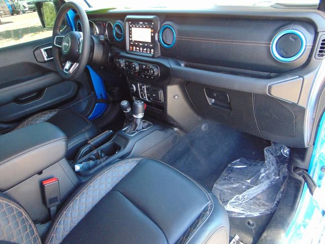 Used 2023 Jeep Wrangler Unlimited Sahara AWD/4WD image 25