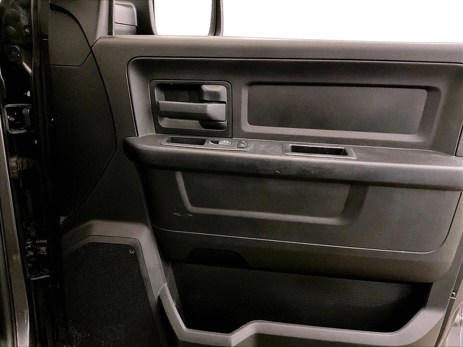 Used 2019 RAM 1500 Express AWD/4WD image 23