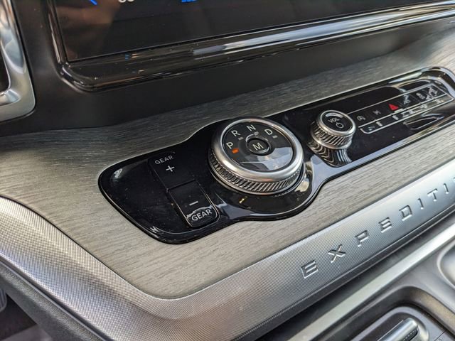 Certified 2025 Ford Expedition Platinum AWD/4WD image 28