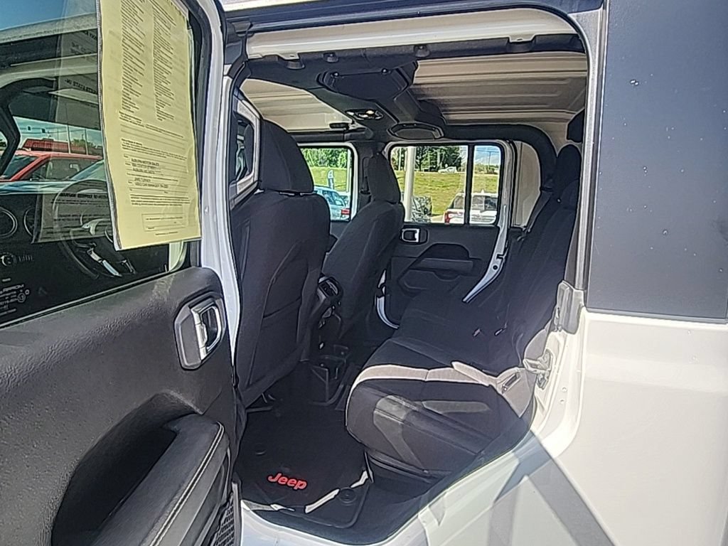 Used 2020 Jeep Gladiator Overland w/ Cold Weather Group AWD/4WD image 10
