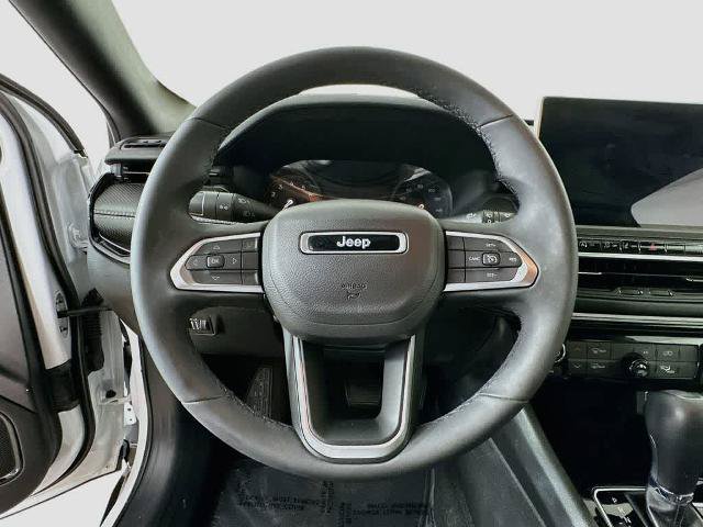 Used 2024 Jeep Compass Latitude w/ Altitude Special Edition AWD/4WD image 16