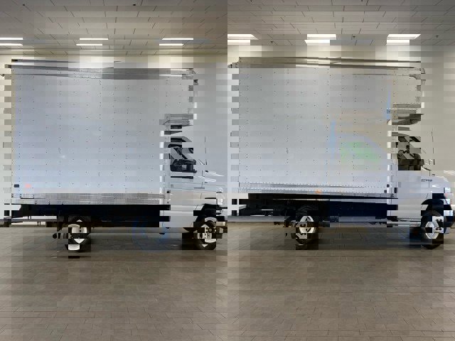 Certified 2023 Ford E-450 and Econoline 450 Super Duty w/ Power Windows & Locks Group image 5