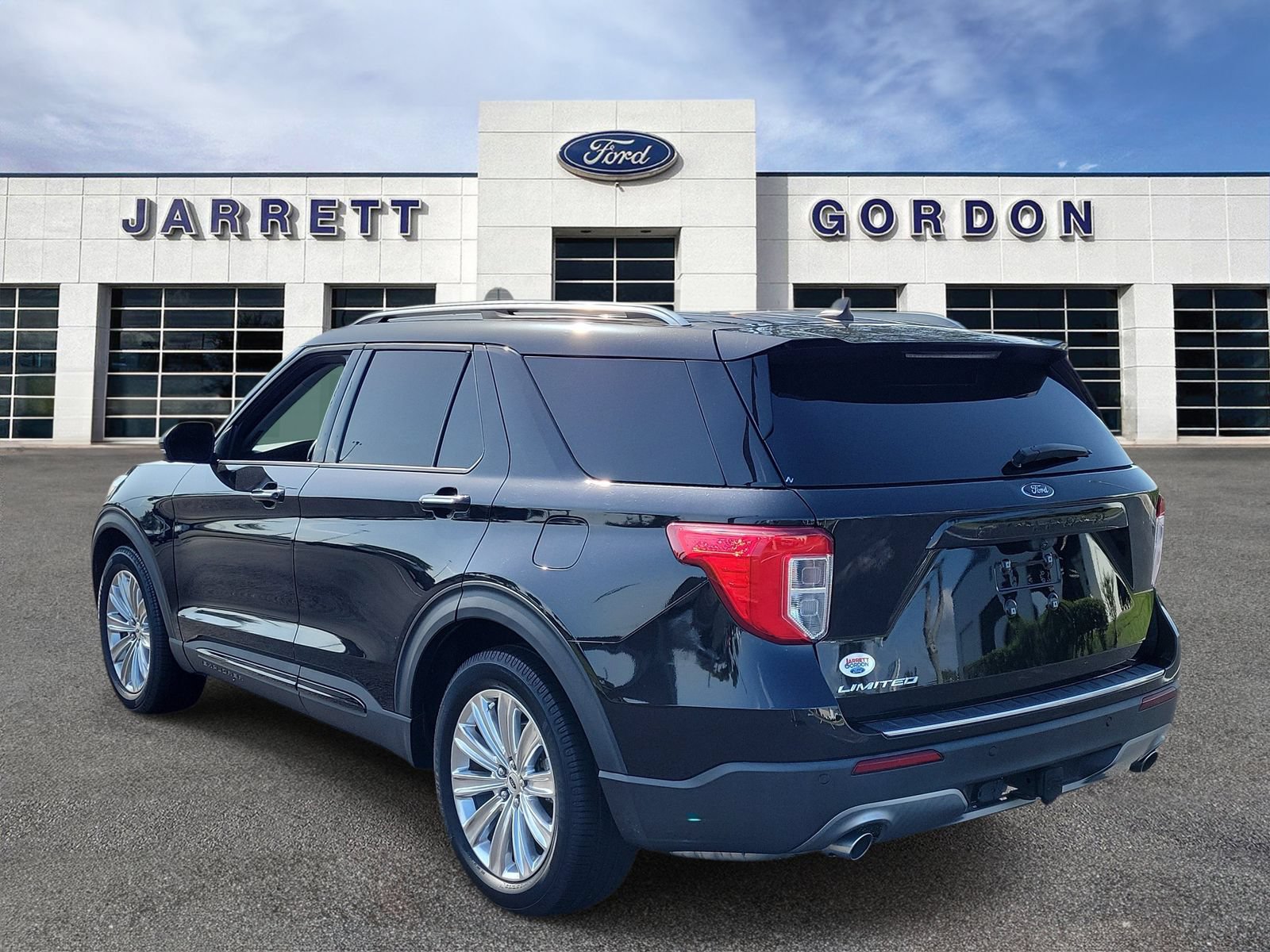 Certified 2021 Ford Explorer Limited w/ Equipment Group 301A RWD image 3