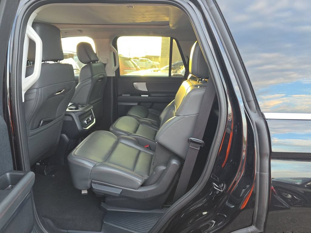 Certified 2025 Ford Expedition Active AWD/4WD image 7
