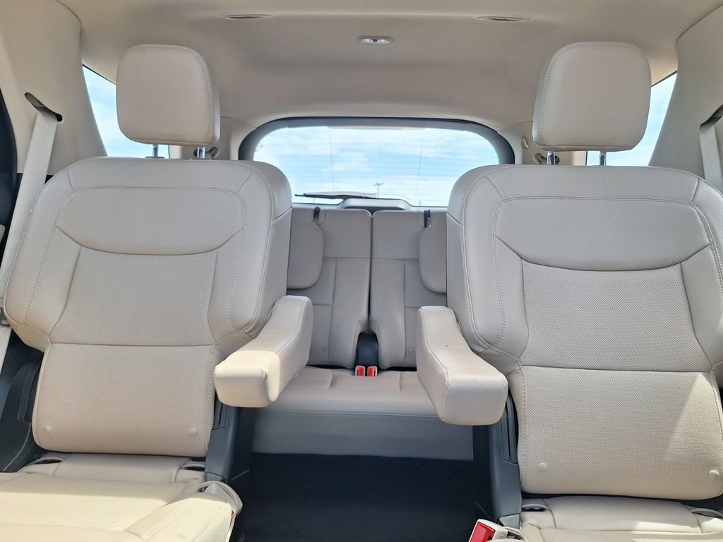 Certified 2023 Ford Explorer Limited w/ Limited Technology Package RWD image 27