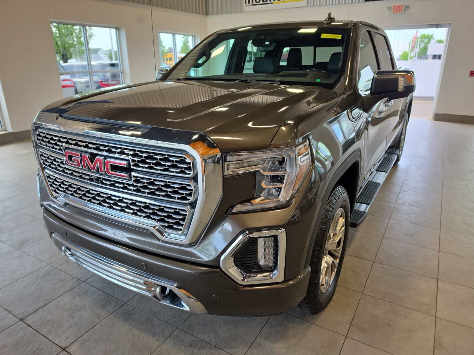 Used 2019 GMC Sierra 1500 Denali w/ Technology Package AWD/4WD image 2