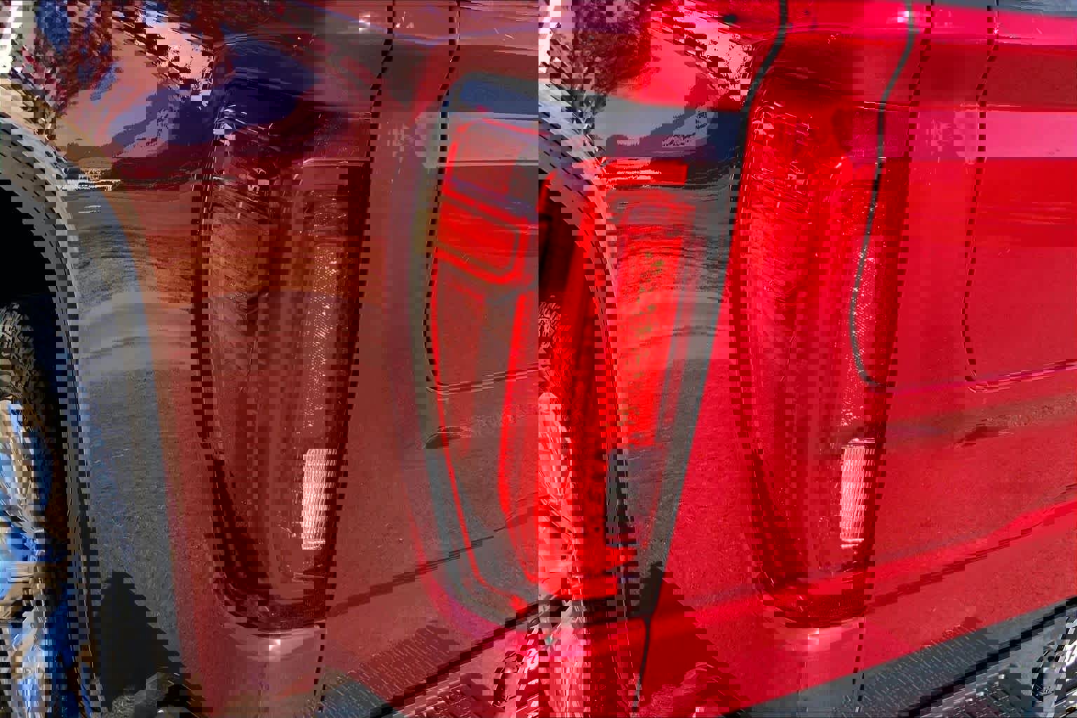 Used 2020 GMC Sierra 1500 SLT image 28