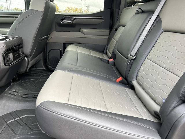 Used 2025 Chevrolet Silverado 1500 ZR2 w/ Technology Package image 20