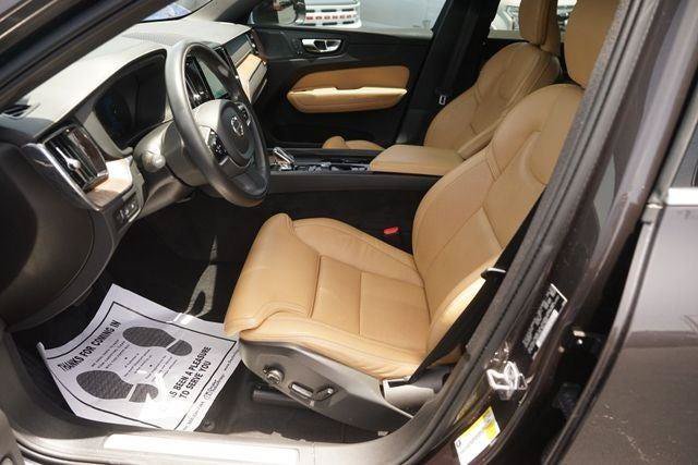 Used 2022 Volvo XC60 T8 Inscription w/ Advanced Package AWD/4WD image 9