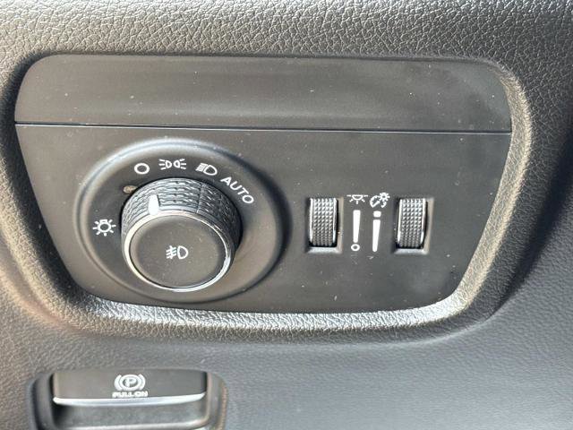Used 2023 Jeep Grand Cherokee L Overland w/ Luxury Tech Group IV AWD/4WD image 18