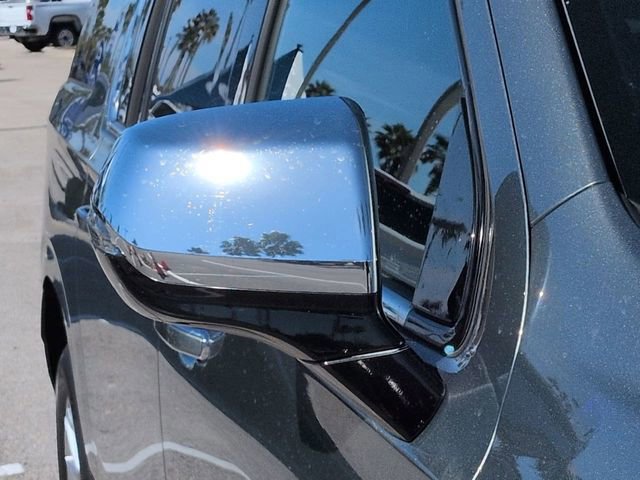 Used 2023 Chevrolet Suburban Premier image 12