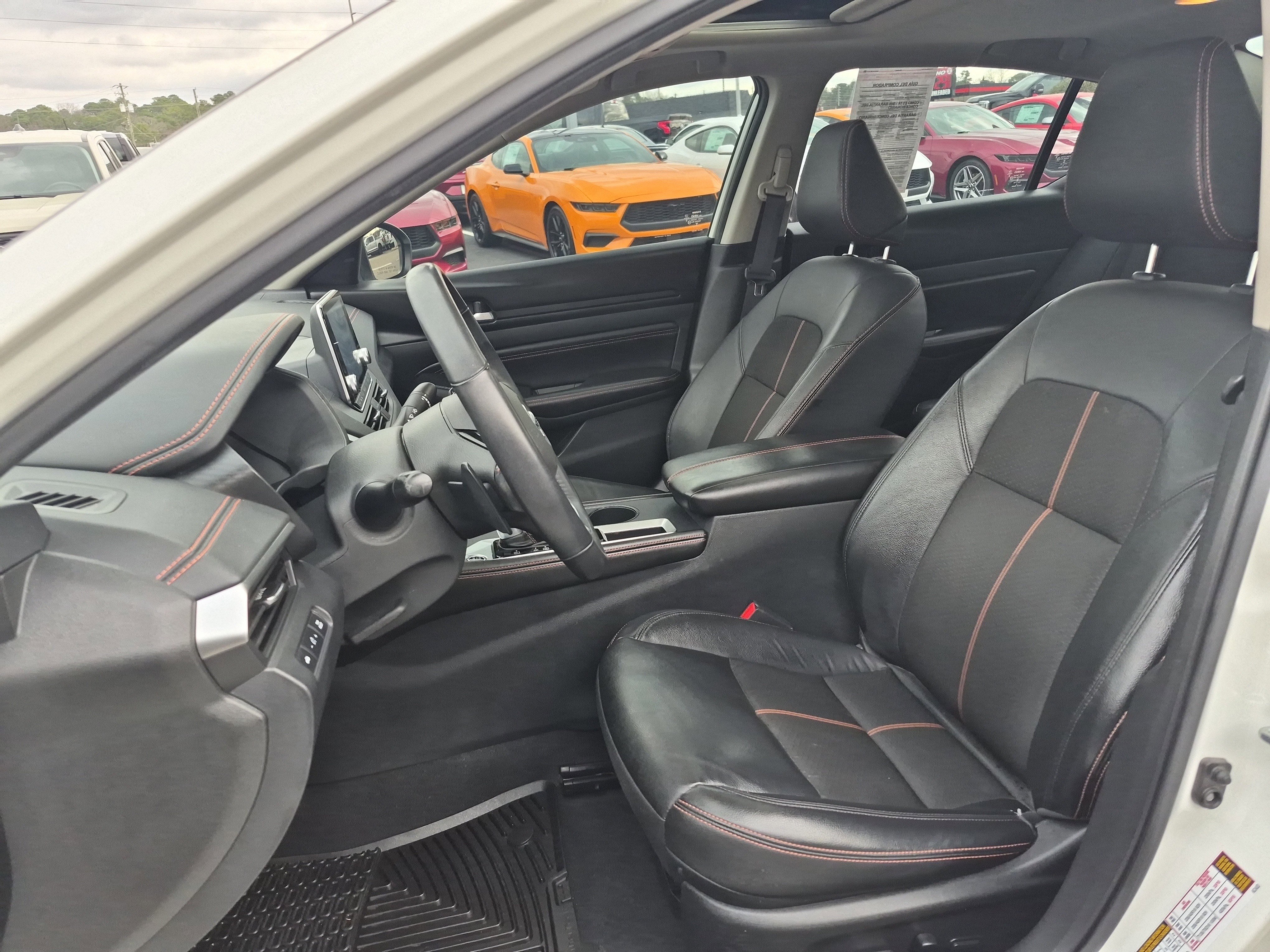 Used 2021 Nissan Altima 2.5 SR w/ SR Premium Package image 11