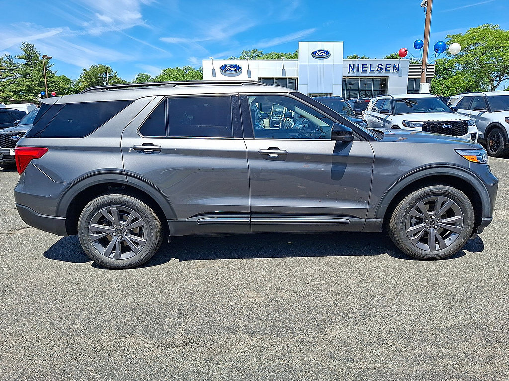 Certified 2023 Ford Explorer XLT w/ Equipment Group 202A AWD/4WD image 32