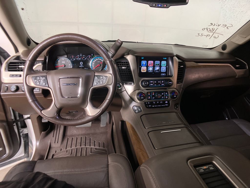 Used 2020 GMC Yukon Denali w/ Denali Premium Package image 7