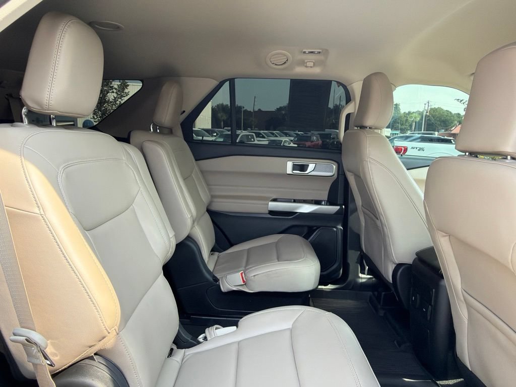 Certified 2023 Ford Explorer XLT w/ Equipment Group 202A RWD image 15