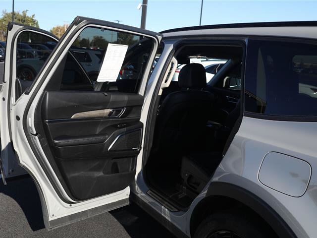 Used 2022 Kia Telluride SX w/ SX Prestige Package AWD/4WD image 23