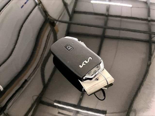 Used 2023 Kia Sportage EX AWD/4WD image 9