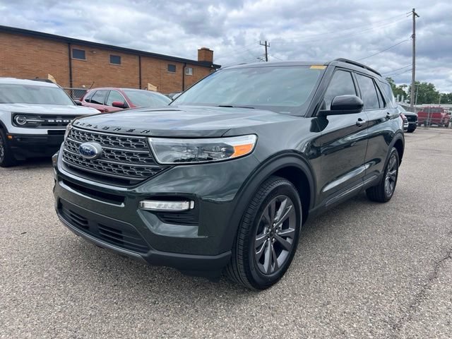 Certified 2024 Ford Explorer XLT w/ Equipment Group 202A AWD/4WD image 28
