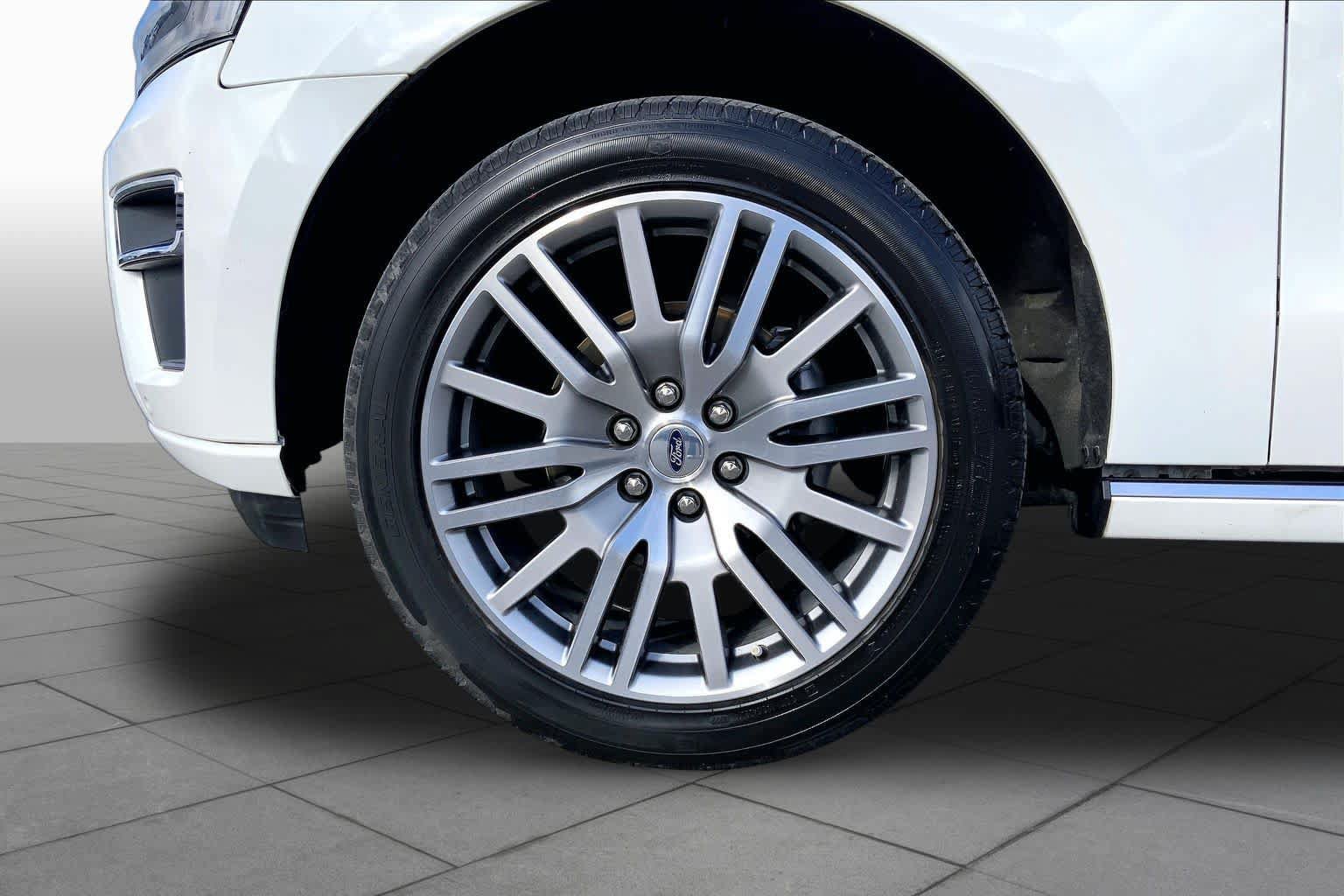 Certified 2023 Ford Expedition Platinum RWD image 11