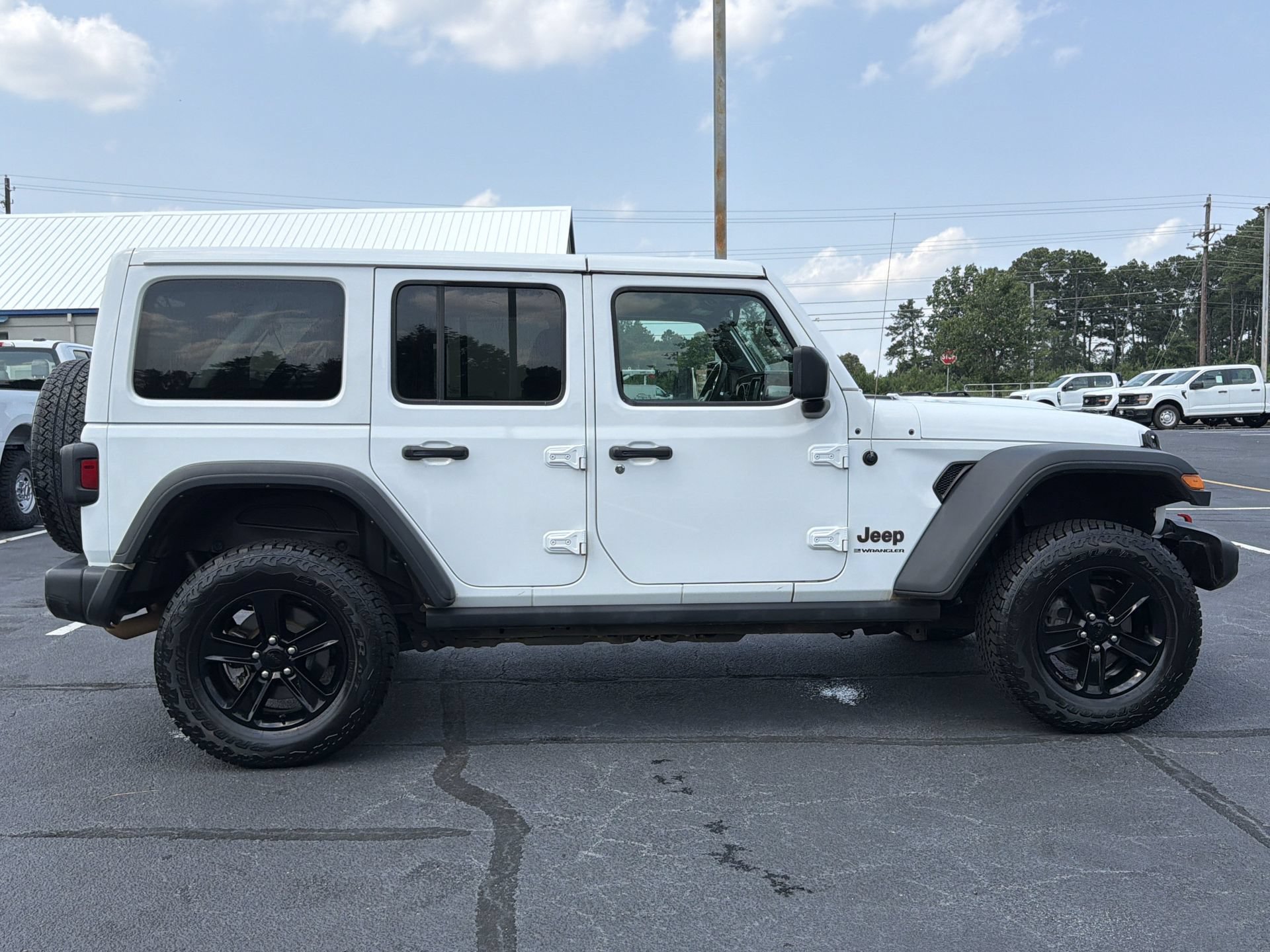 Used 2023 Jeep Wrangler Unlimited Rubicon AWD/4WD image 27