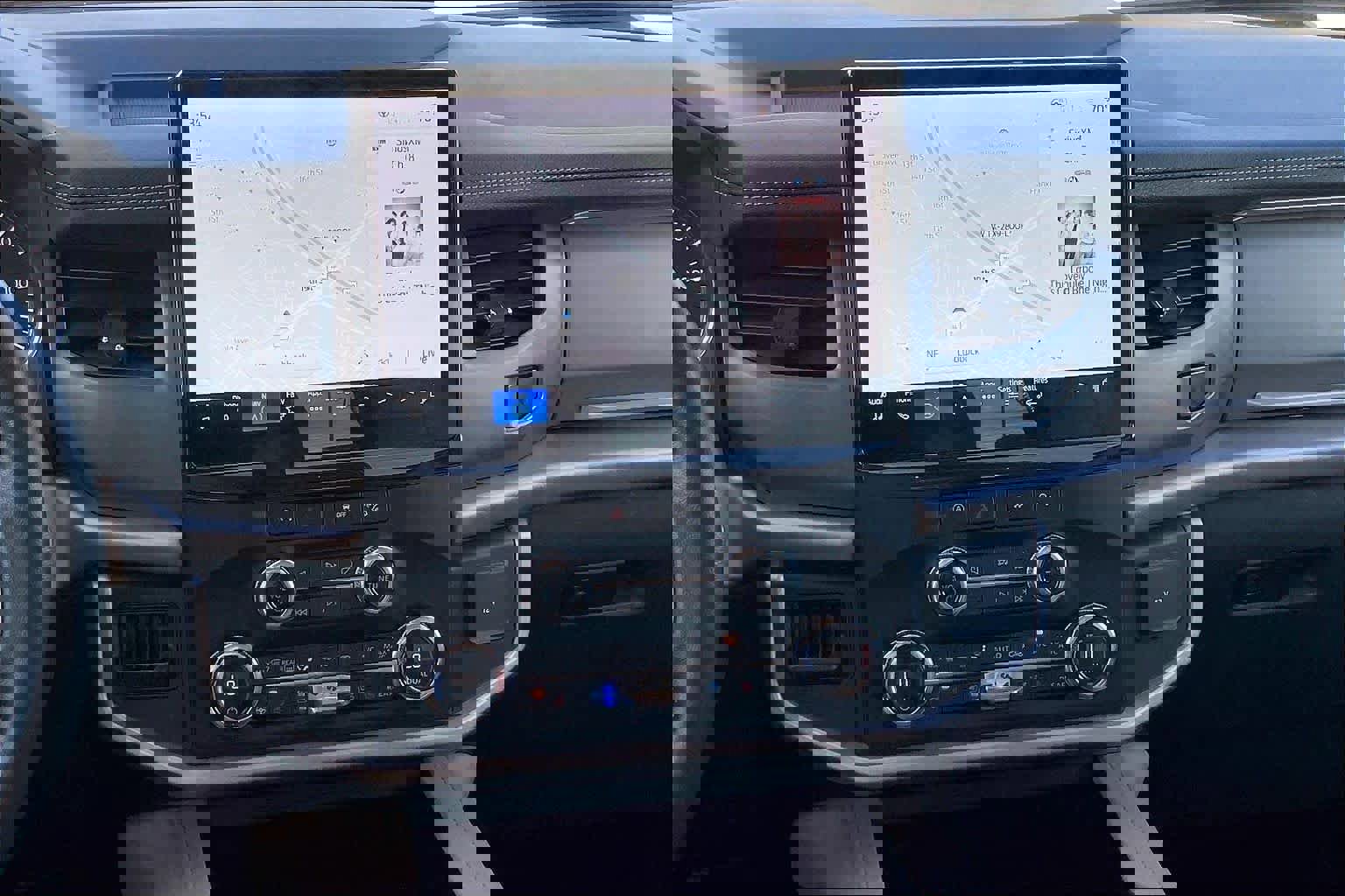 Certified 2024 Ford Expedition Max XLT image 8