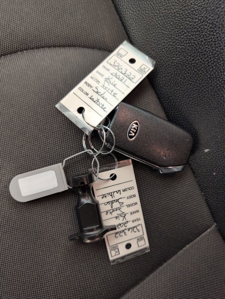 Used 2021 Kia Forte GT-Line image 37