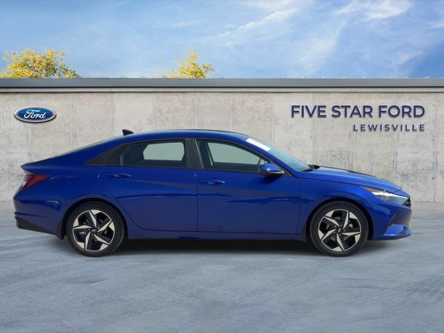 Used 2023 Hyundai Elantra SEL w/ Convenience Package FWD image 9
