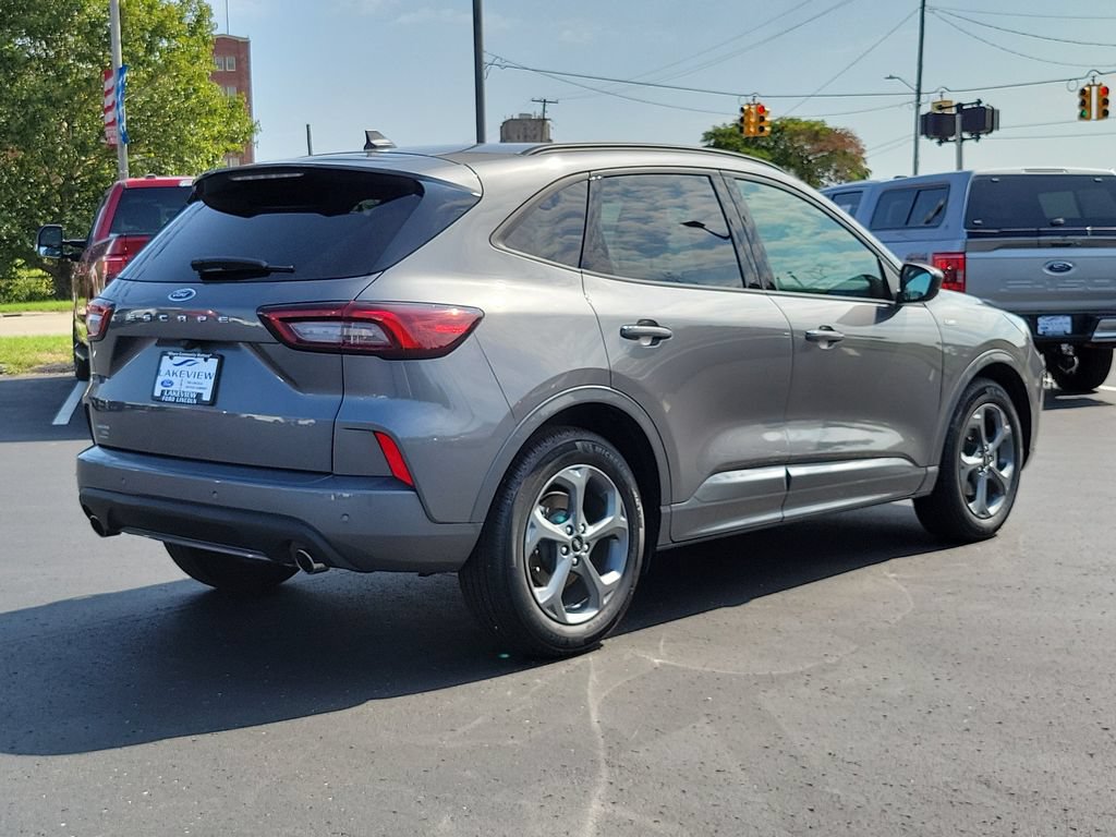 Certified 2024 Ford Escape ST-Line w/ Tech Pack #1 FWD image 3