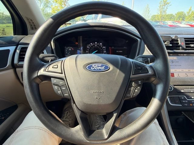 Certified 2018 Ford Fusion SE w/ Fusion SE Technology Package FWD image 35