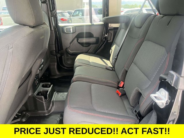 Used 2023 Jeep Wrangler Unlimited Rubicon w/ LED Lighting Group AWD/4WD image 13