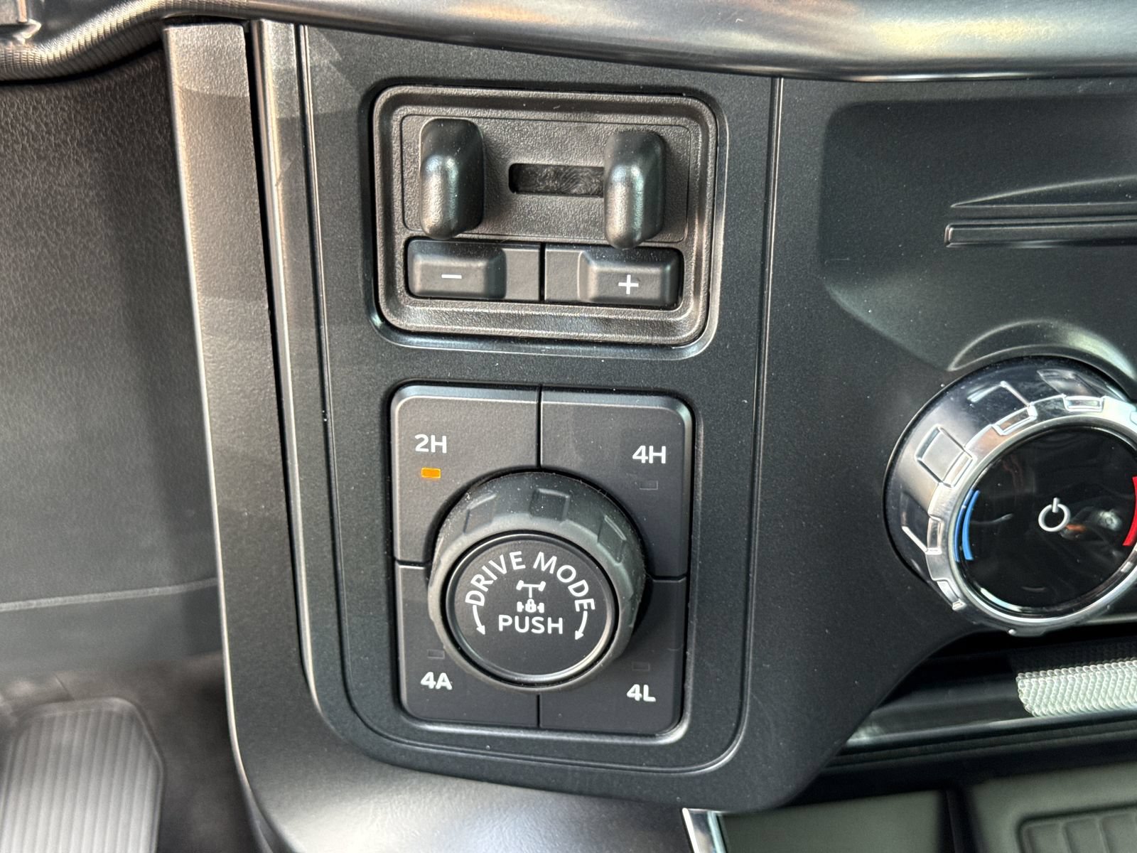 Certified 2025 Ford F150 Raptor AWD/4WD image 35