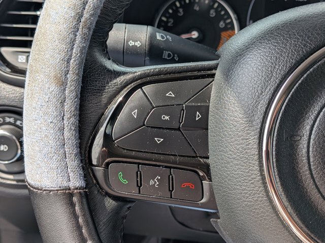 Used 2020 Jeep Renegade Altitude FWD image 18