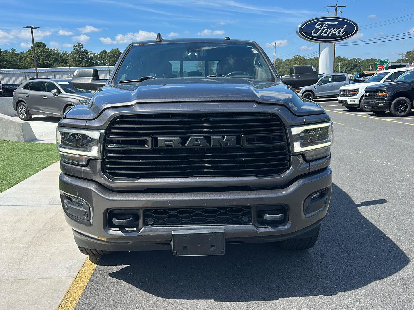 Used 2022 RAM 2500 Laramie AWD/4WD image 2