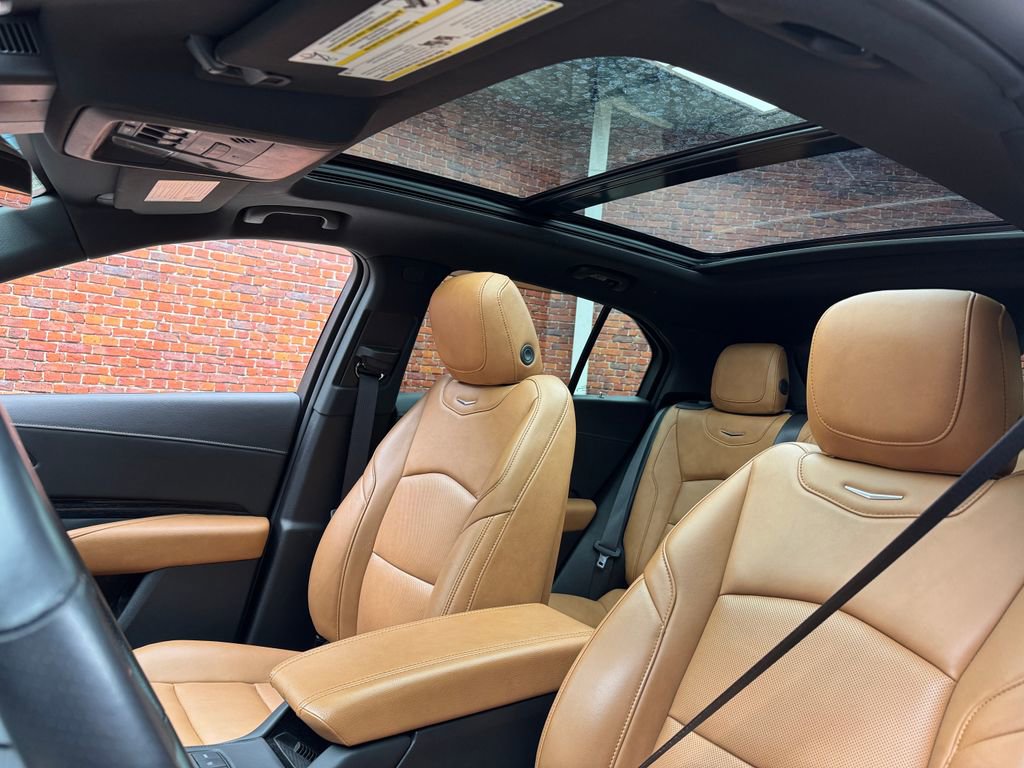 Used 2024 Cadillac XT4 Sport FWD image 3