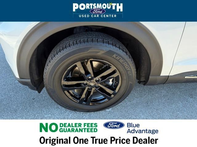 Certified 2022 Ford Explorer XLT w/ Equipment Group 202A image 34