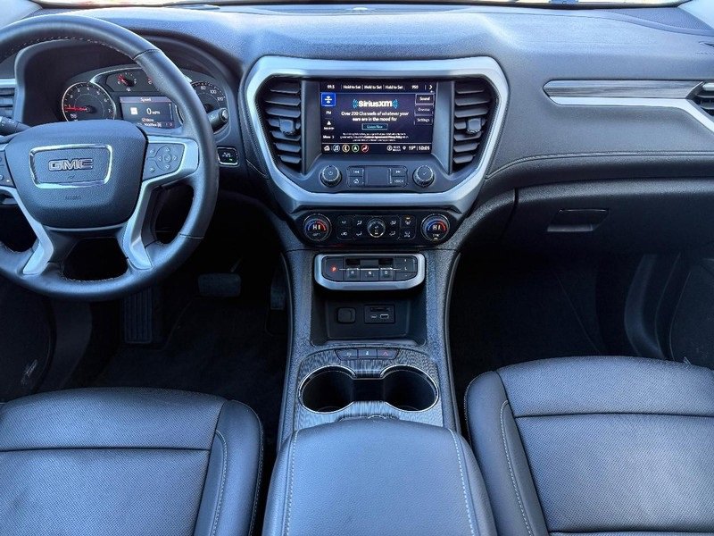 Used 2023 GMC Acadia SLT w/ Elevation Edition image 11