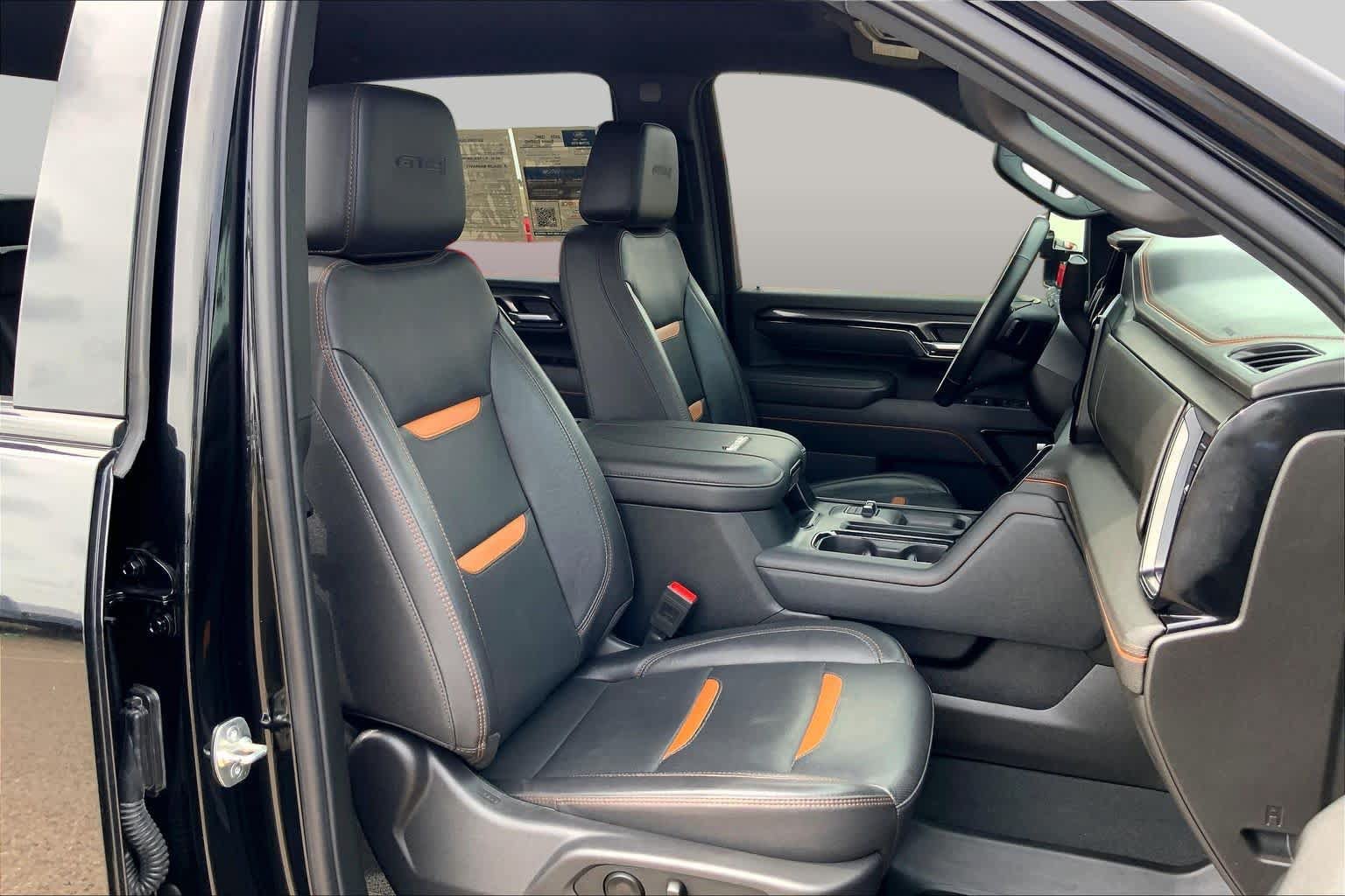 Used 2025 GMC Sierra 2500 AT4 AWD/4WD image 9