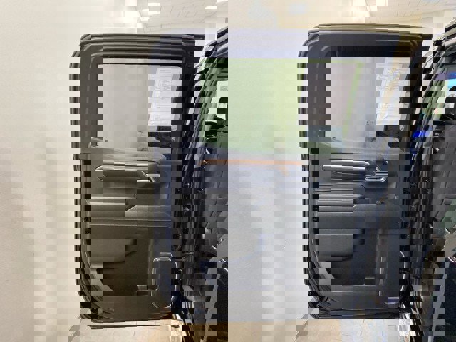 Used 2023 Chevrolet Silverado 1500 RST w/ Z71 Off-Road Package AWD/4WD image 9