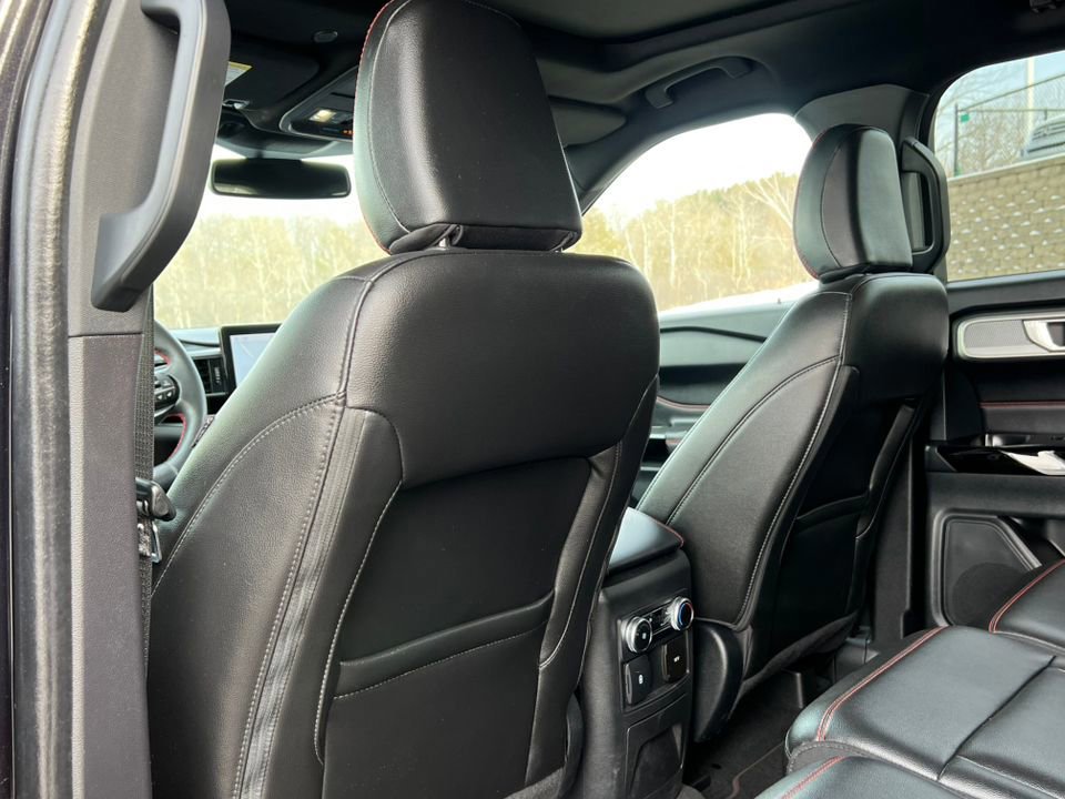 Certified 2022 Ford Explorer ST-Line w/ Class IV Trailer Tow Package image 41