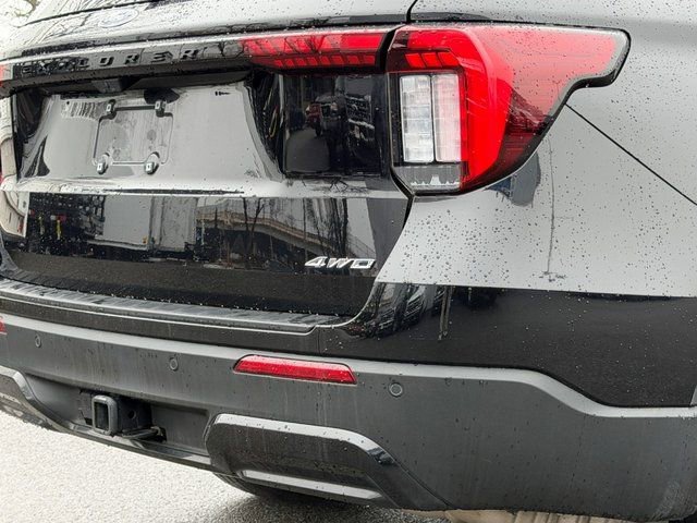 Certified 2025 Ford Explorer ST-Line AWD/4WD image 39