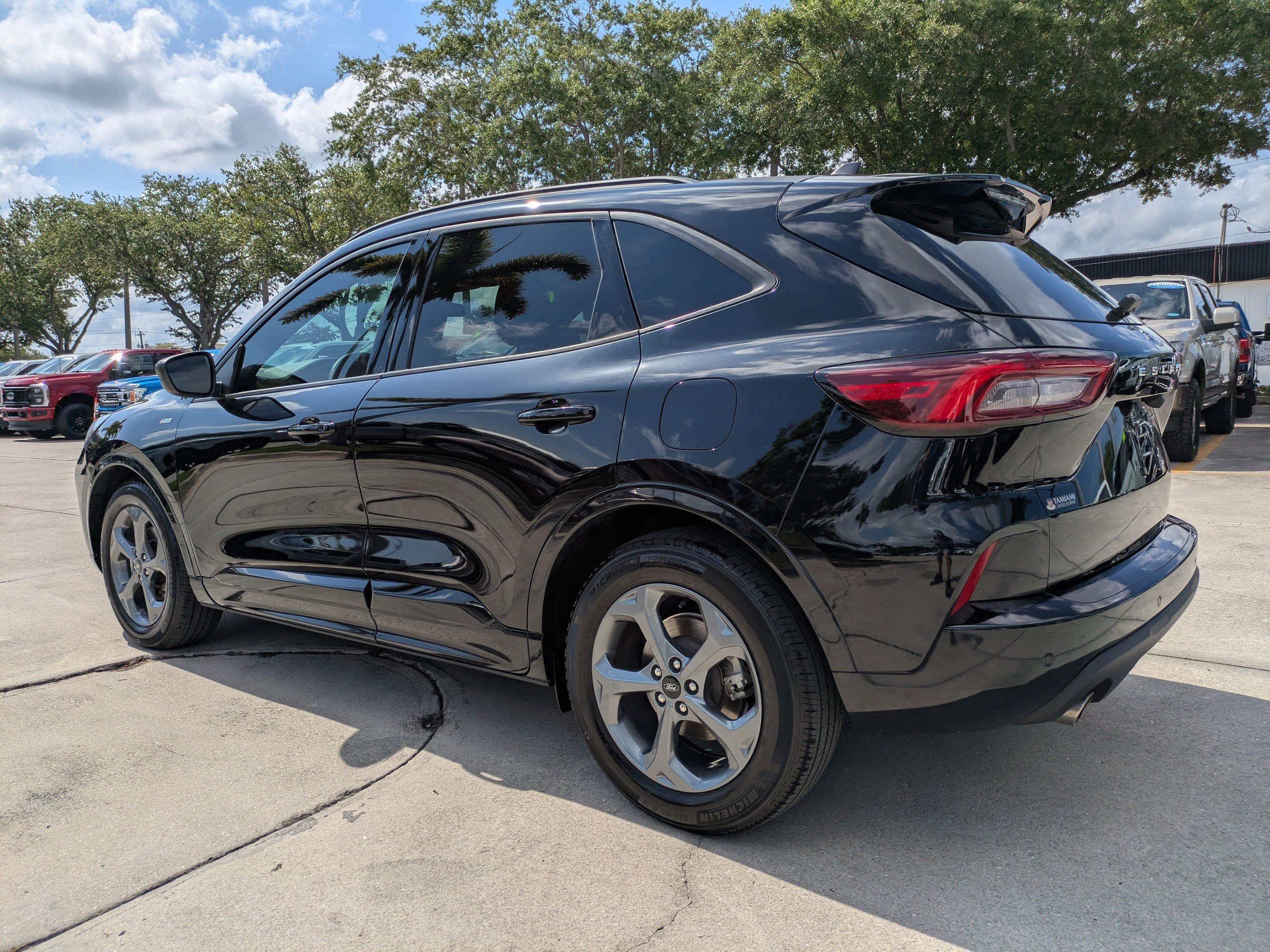 Certified 2023 Ford Escape ST-Line w/ Tech Pack #1 FWD image 6